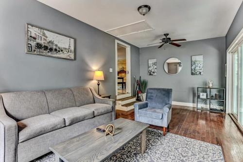 Montgomery House | Pool House! Sweet Sunny Retreat- Main House