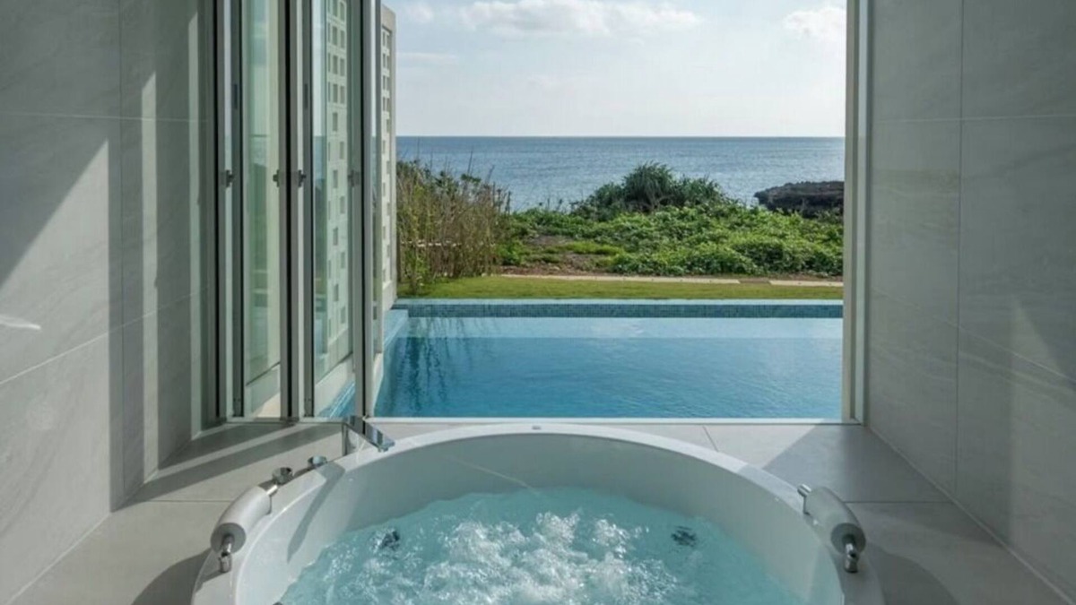 Miyakojima Hotel | Pool Jacuzzi Ocean view Escape the hustle and b - Villa A/Miyakojima Okinawa