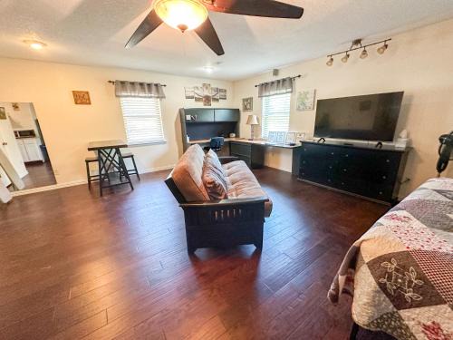 Keller House | Pool Pet Spacious Studio Location near NASCAR by Vacation Your Way