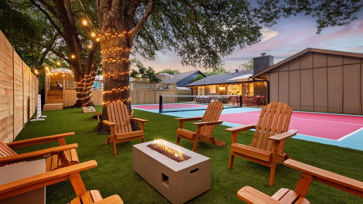 North Austin Civic Association House | Pool, Pickleball, Resort Backyard, 16min to Downtown - Modern Cowgirl