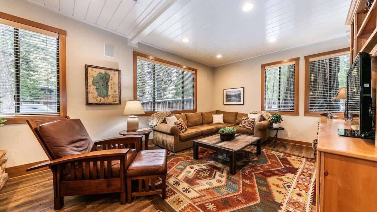 Tahoe Tavern House | Pool|Pier|Beach|Tennis|Pickleball|Walk to Town