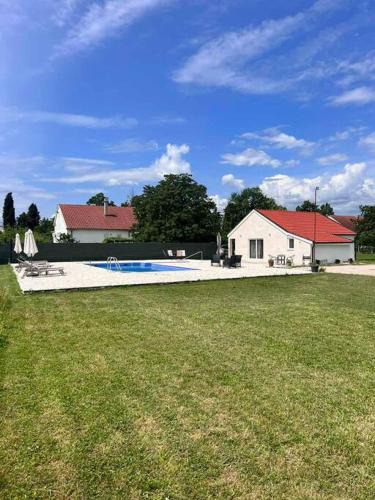 Pricelje Villa | Pool & River House - Lazara