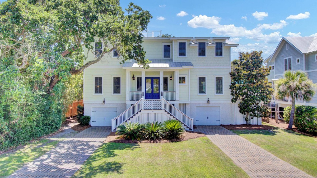 Isle of Palms House | POOL, ROOF DECK, ELEVATOR, 5 MIN TO THE SURF!