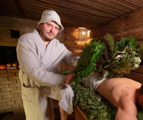 Porsgrunn Villa | Pool & Sauna Daypass Only