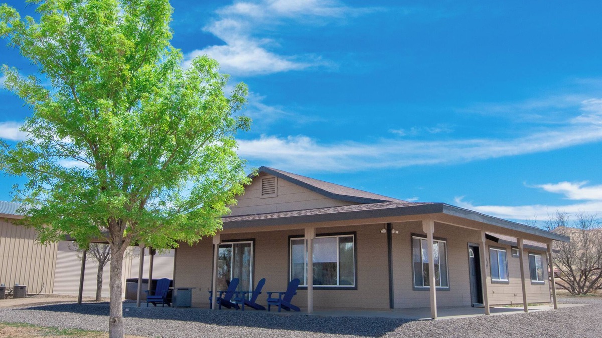 Cornville House | Pool, Sauna, Hot Tub, King size beds, BBQ, easy access to Sedona@Dark Sky Ranch!