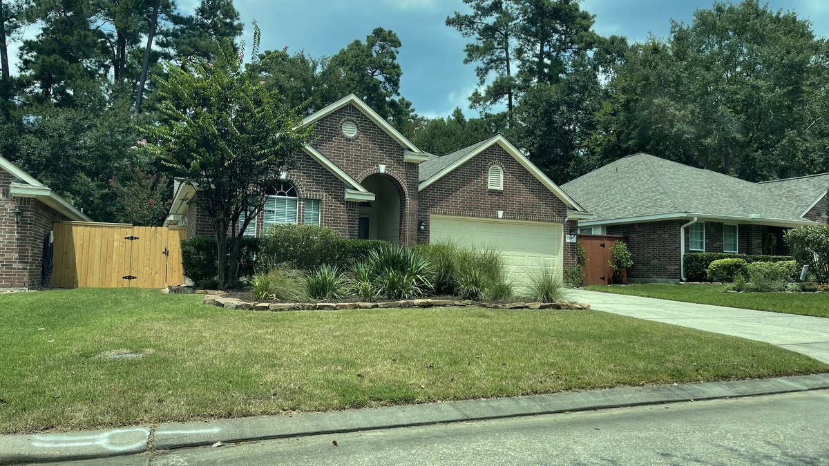 Alden Bridge House | Pool & spa in The Woodlands. Available now!