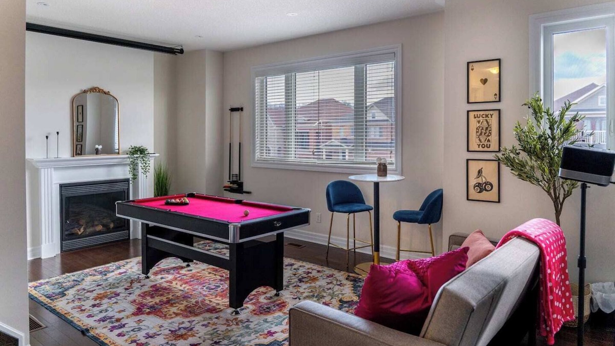 Halton Regional Municipality House | Pool Table/Ping Pong/Projector/Darts/Fire Table