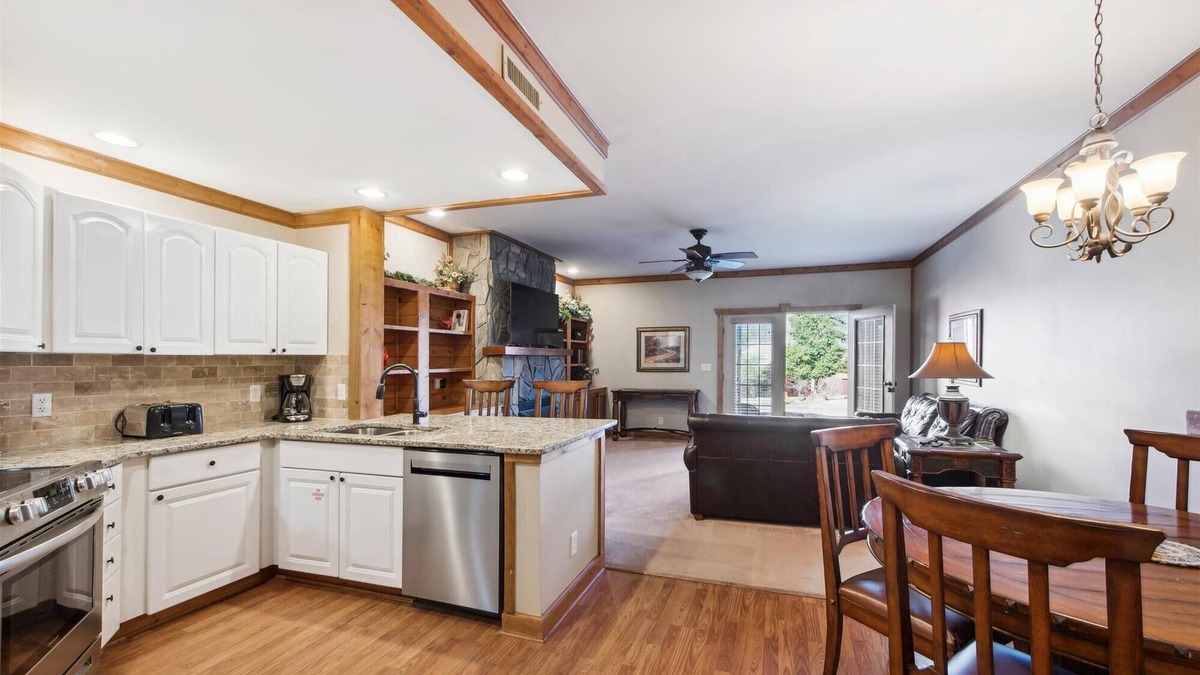 White Oak Lodge Condo | Pool, Tennis & Basketball Court - White Oak 15