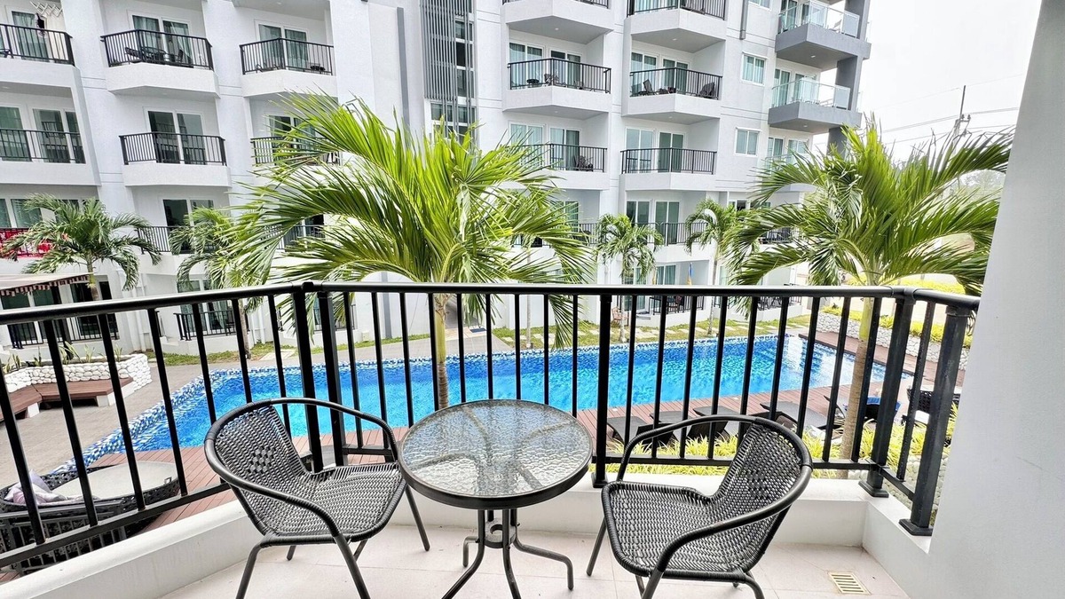 Kram Condo | Pool view 1bdrm, Sofabed, AC, Well equiped kitchenm 2 mins to the beach