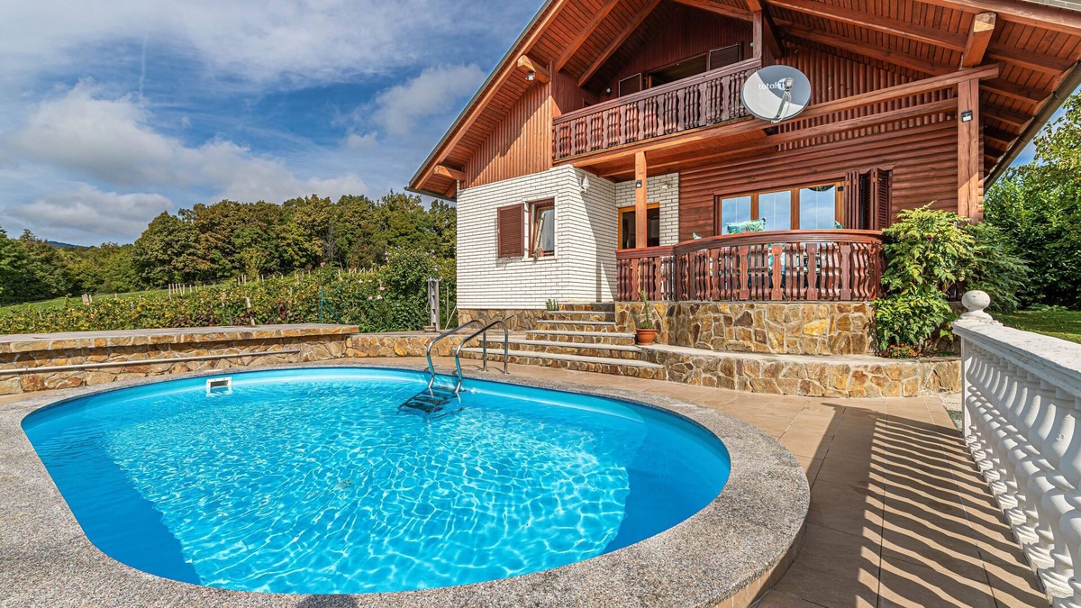 Semic House | Pool Villa Adonis, Semič, Slovenia