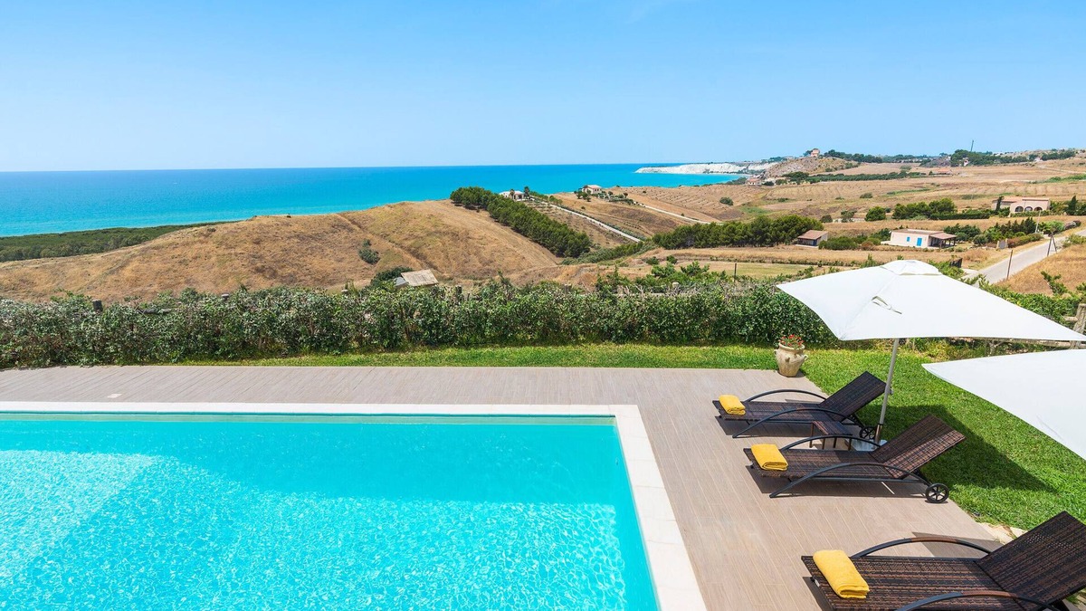 Montallegro Villa | Pool villa close to a beautiful sandy beach, Bovo Marina, Sicily