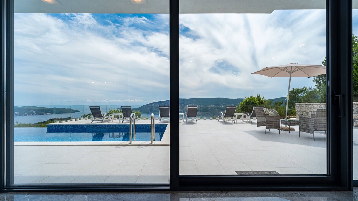 Trebesinj Villa | Pool Villa Luxoria Trebesin