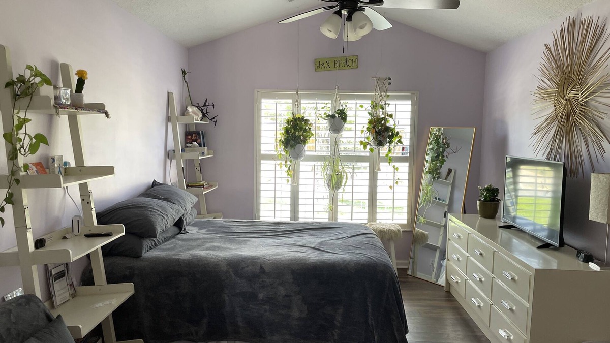 Jacksonville Beach House | Pool w/slide, low fees, free golf cart, pets welcome. 10 blocks beach-near Mayo.
