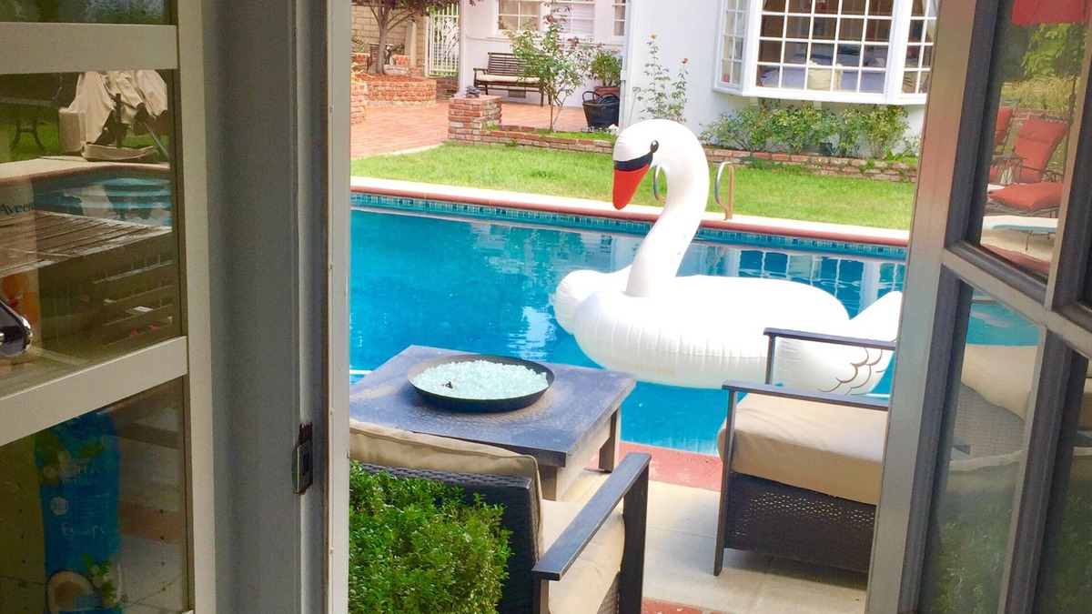 Northridge House | Poolhouse Oasis Parking Spa BBQ Firepit 24/7 Self Check Laundry