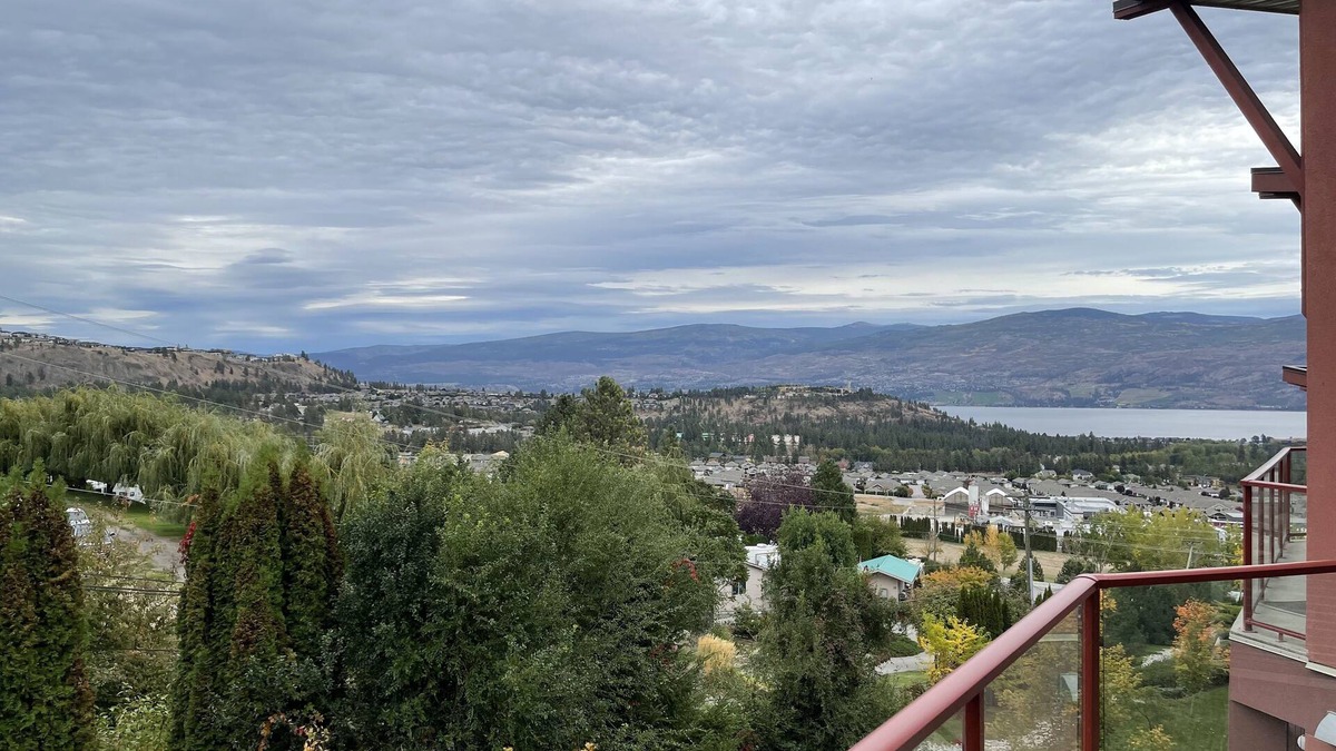 Central Okanagan Condo | Pools are open May 9th! Holiday Time in West Kelowna's hidden gem! 2BR 2 Bath