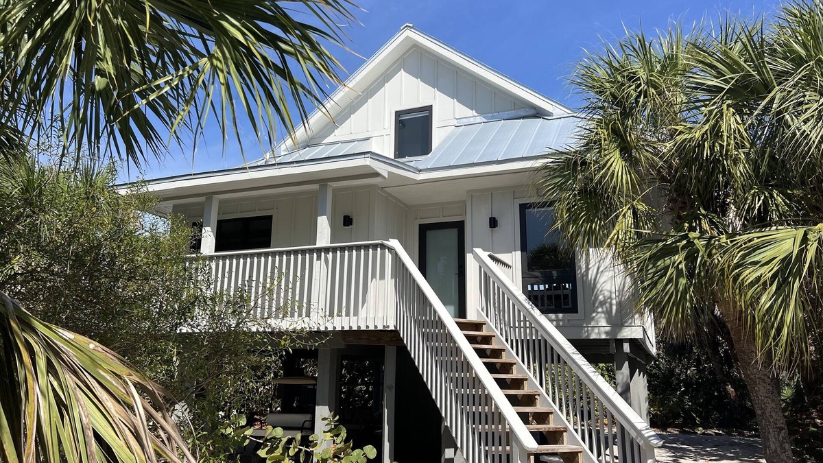 Safety Harbor Club House | Pools, Kayaks, Tennis, Golf Cart & Both Island Clubs Included w/Boat Dock Option