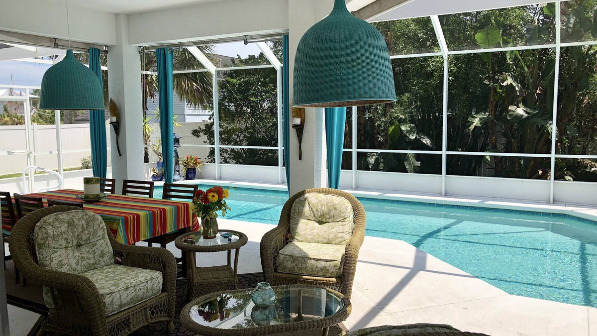 Marineland Acres House | Poolside Beach Living