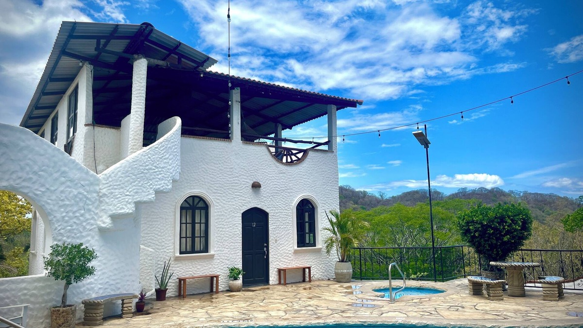 San Juan del Sur Cabin | Poolside Cabana by the Beach at Villa ViYarte