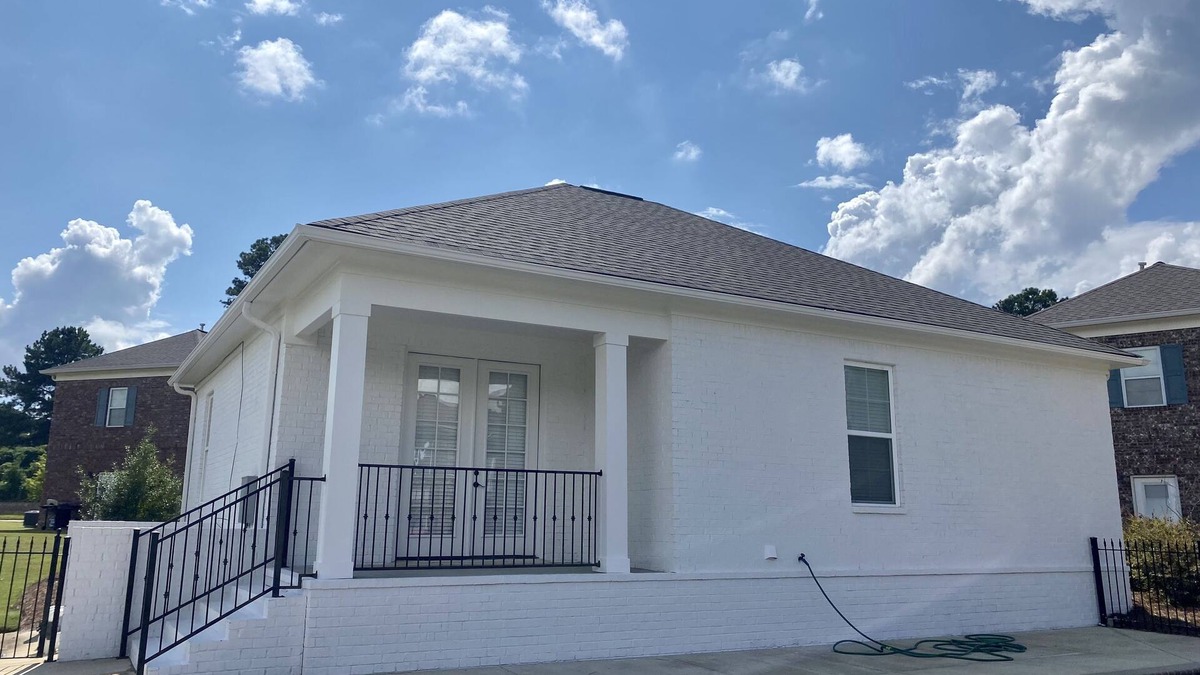 Oxford House | Poolside condo close to Ole Miss campus and Historic Oxford Square