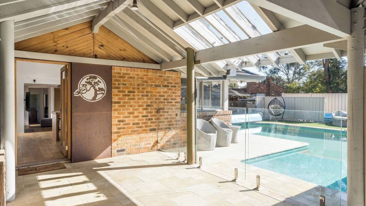 Mount Eliza House | Poolside Haven Your Mount Eliza Family Getaway