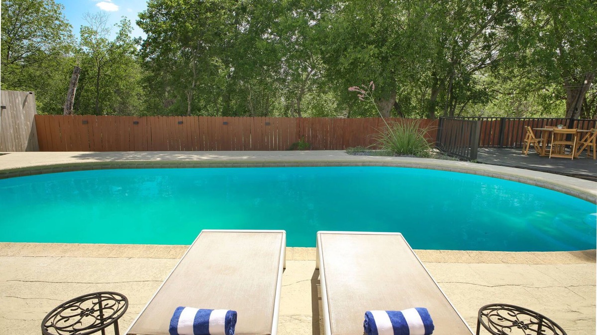 Leon Valley House | Poolside Oasis near Sea World and Medical Center