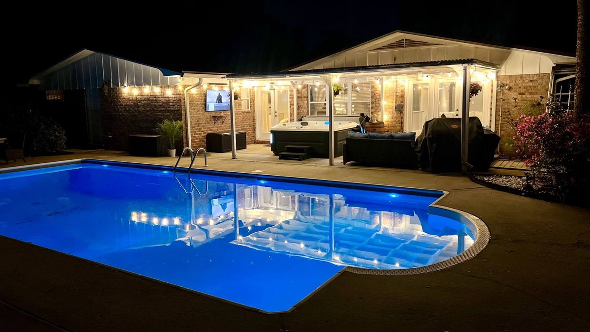 Fort Walton Beach House | Poolside Paradise with hottub in Fort Walton Beach, Fl.