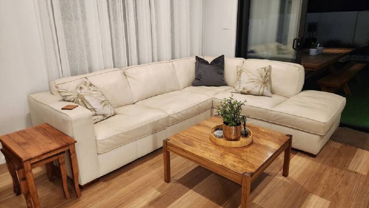 Howrah Apartment | Poolside Paradise