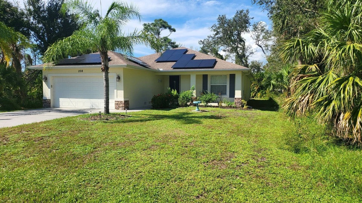 Rotonda Lakes House | Poolside Paradise - 3BR/2BA Home in Rotonda Lakes heated saltwater pool