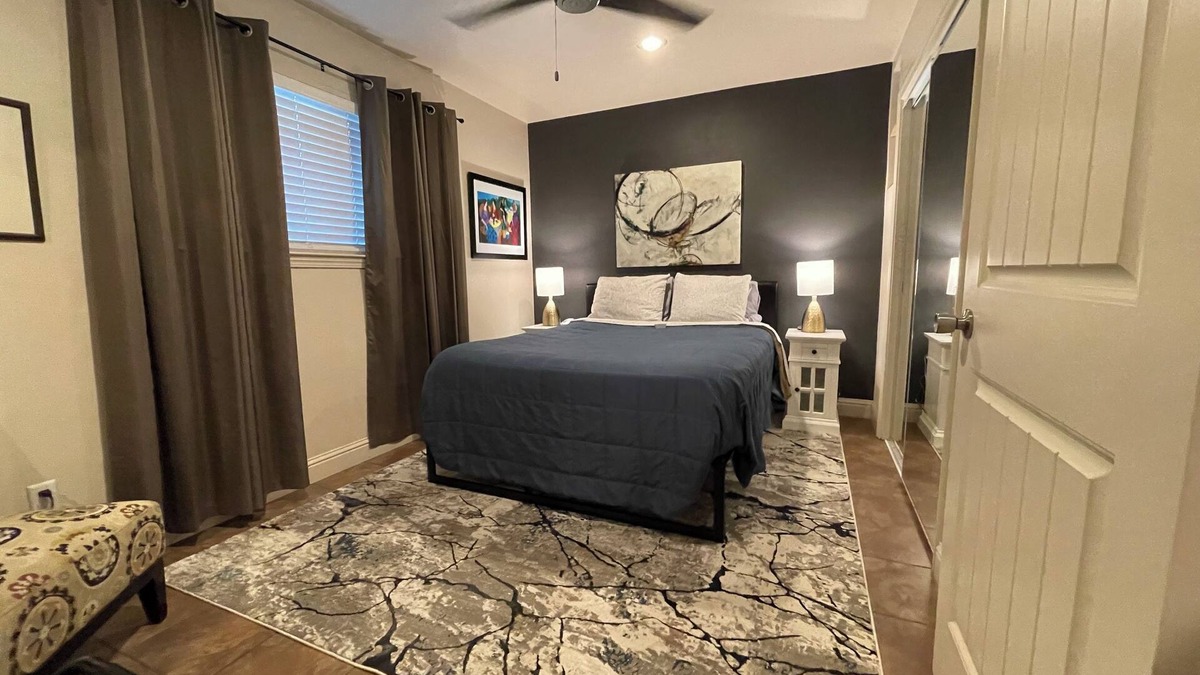 Clovis House | POOLSIDE SUITE Fresno/Clovis