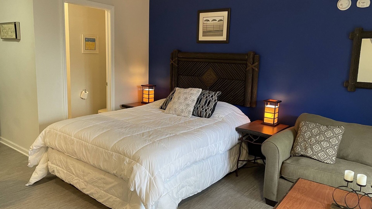Lake George Villa | Poolside Suite on Lake George