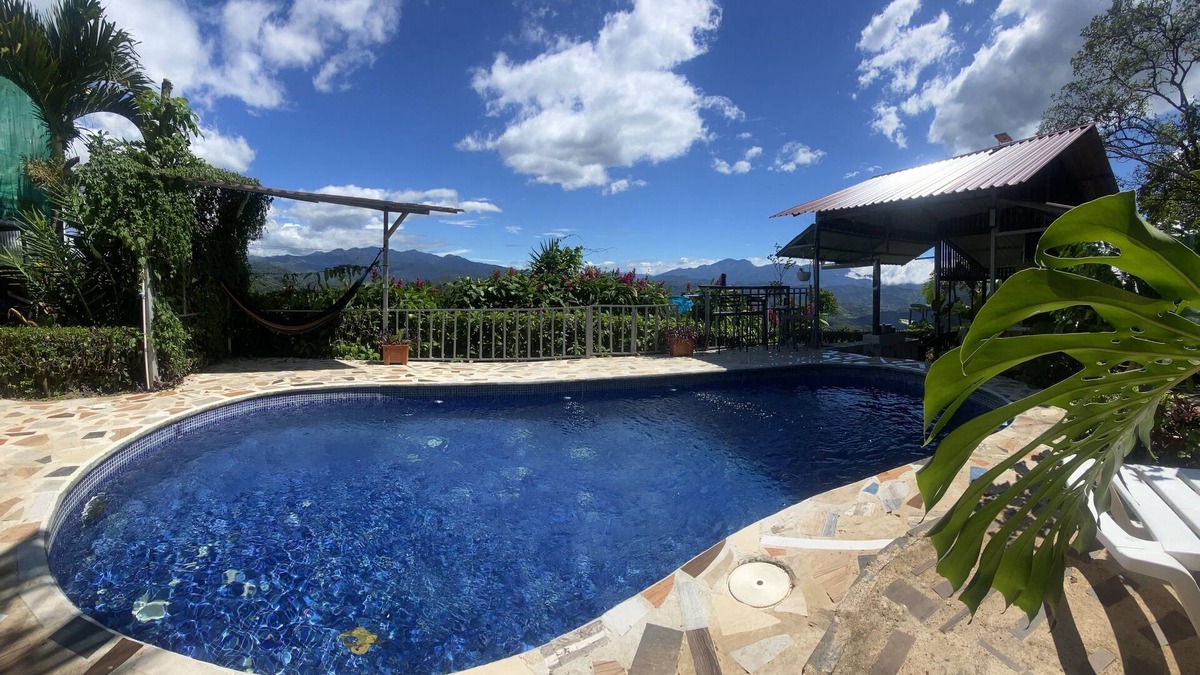 Santiago de Puriscal Villa | Poolside Villa in the Mountains of Costa Rica
