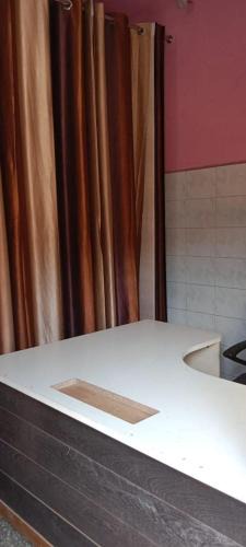 Hapur Hotel | POP 81377K Nkv Oyo Hotel And Restaurant