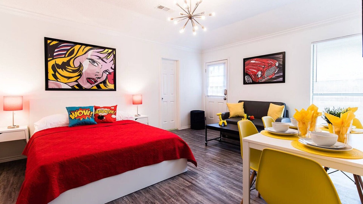 South Arlington Apartment | Pop Art Studio with all amenities and Private Backyard