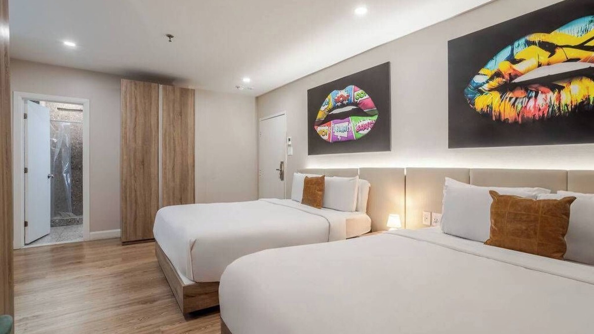 Gay Village Hotel | Pop Queen Duo – Central MTL Stay