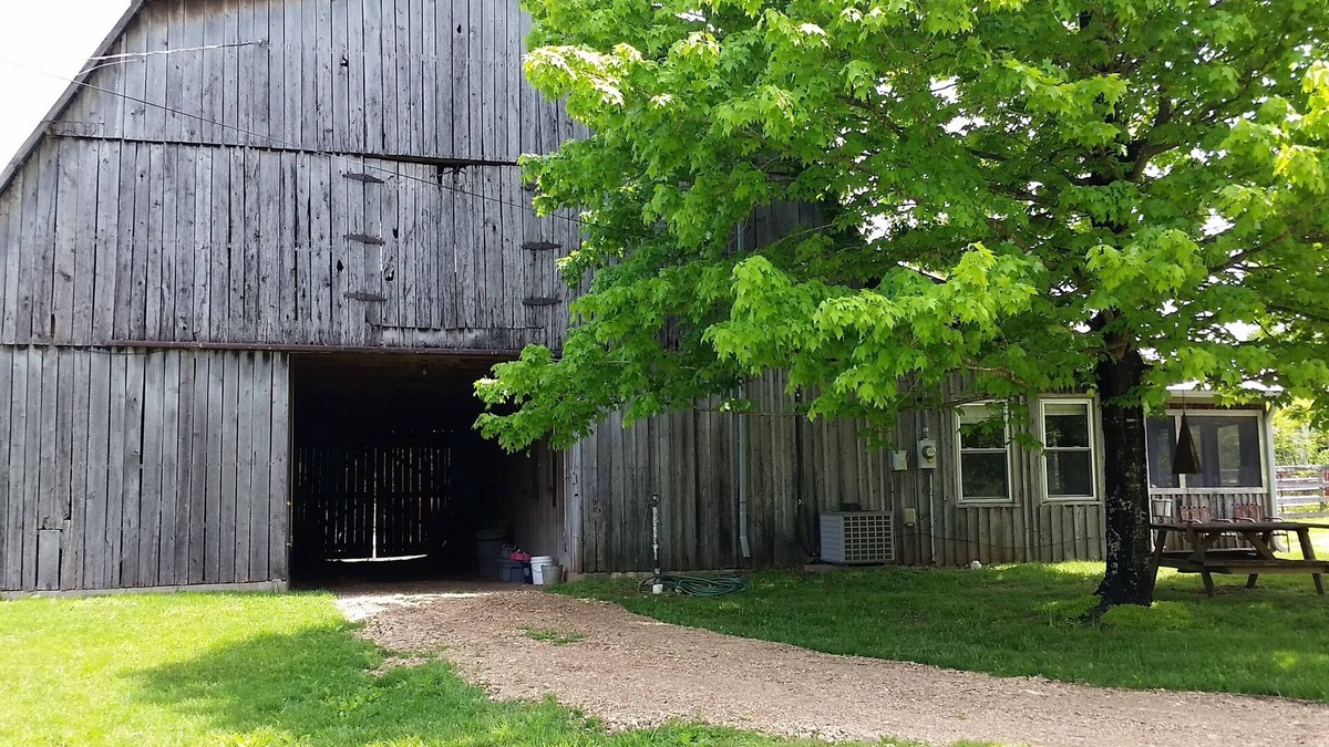 Bellevue House | Poplar Hollow Barn