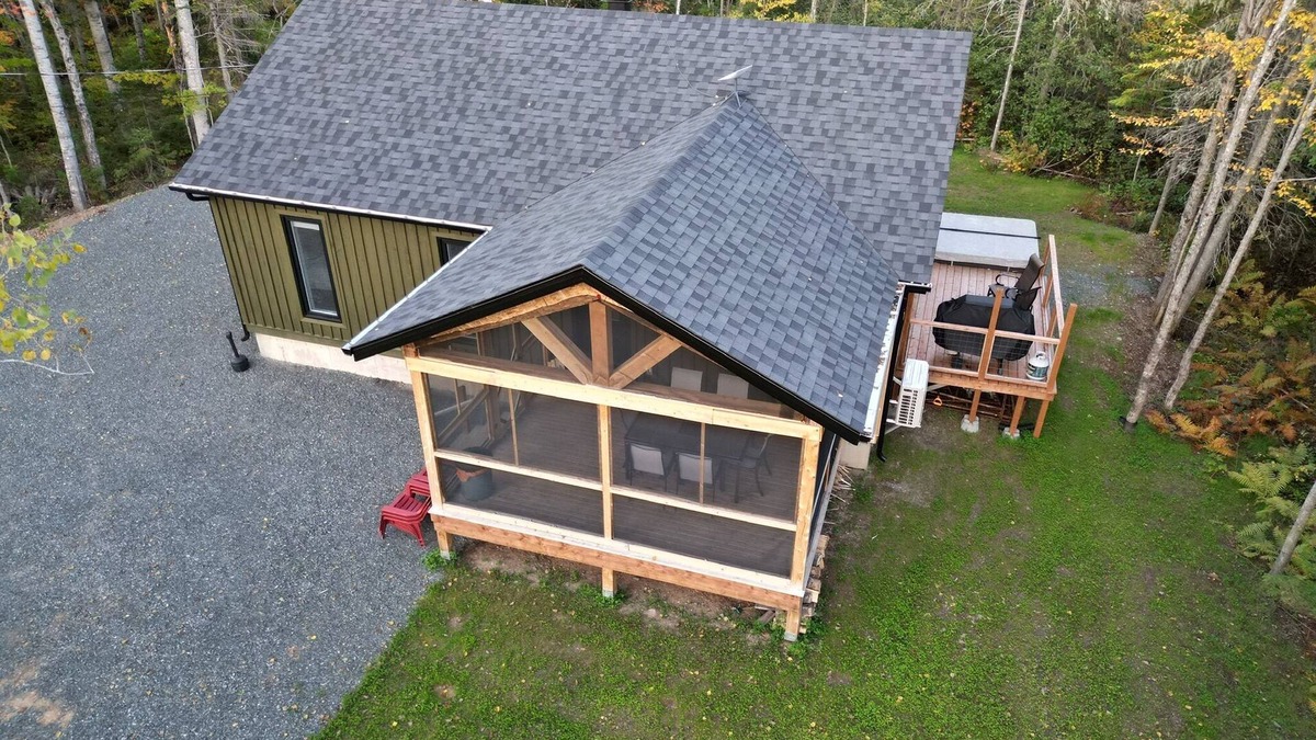 Gloucester County Cabin | Poplar Retreat - with hot tub