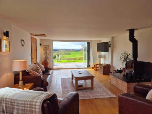 Gwehelog House | Poplars Cottage