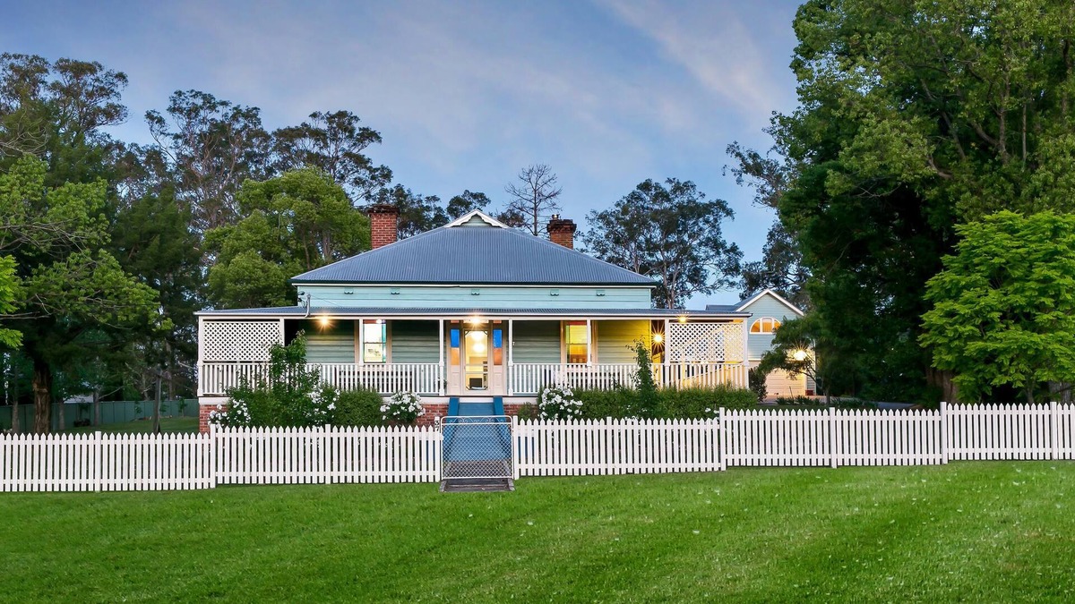 Kitchener House | Poppet Head Manor - Beautiful, historic house with pool