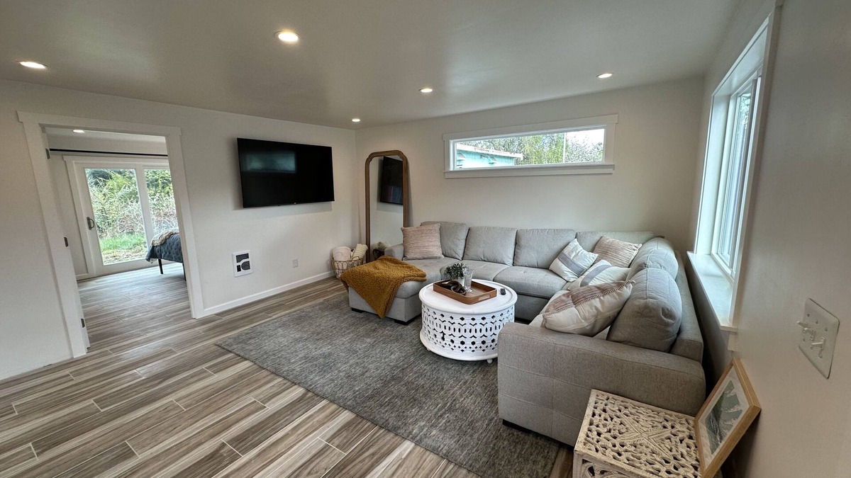Crescent City Apartment | Poppies Coastal Cottage