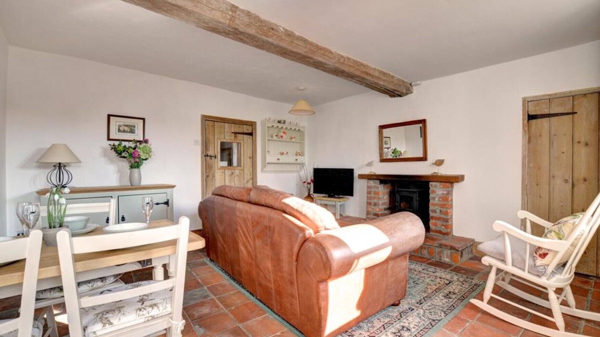 Bodham House | Poppy Cottage - Two Bedroom House, Sleeps 3