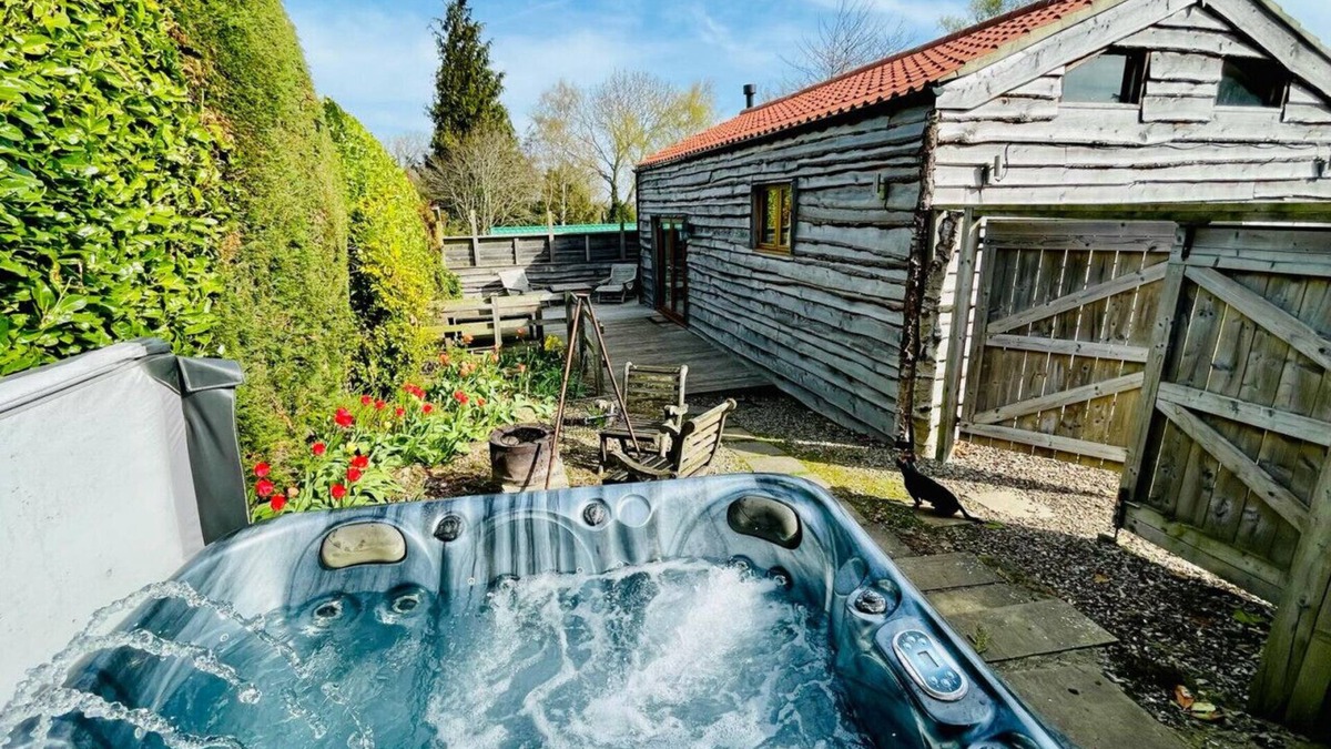 Richmond House | Poppy Lodge - One Bedroom House, Sleeps 2