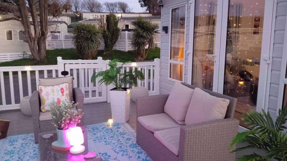 Newquay Cabin | Poppy's Retreat - Lodge in the Valley of Porth