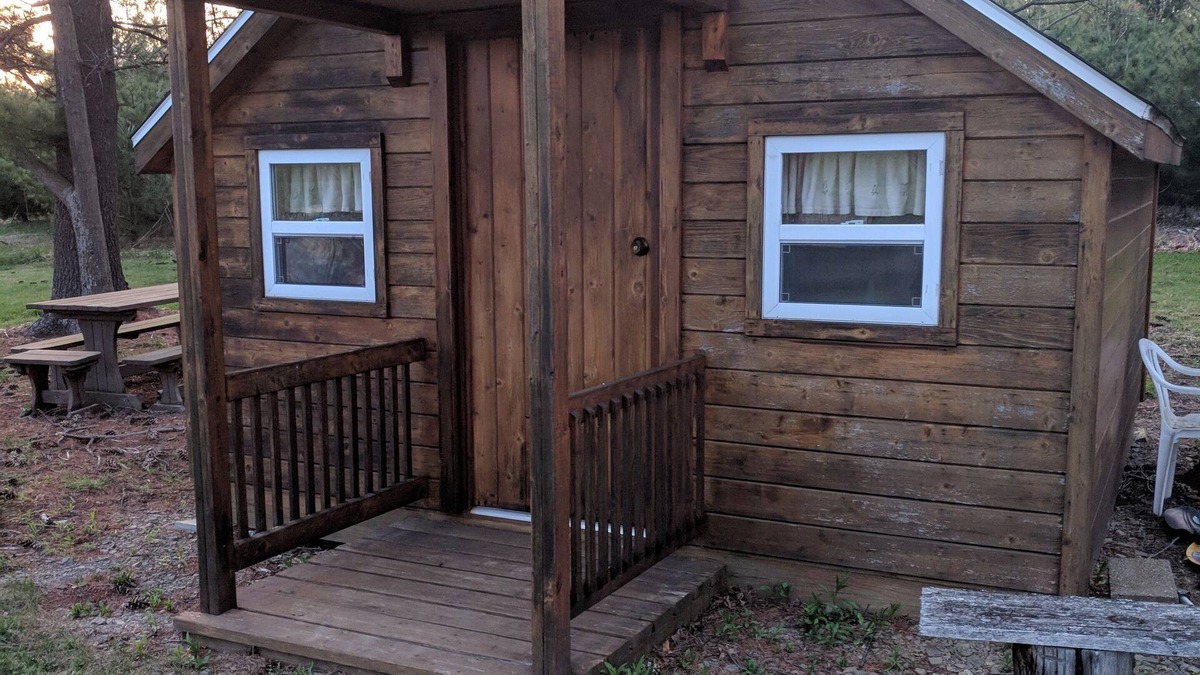 Savona Cabin | Poppy’s Cabin on Pond in Finger Lakes Region