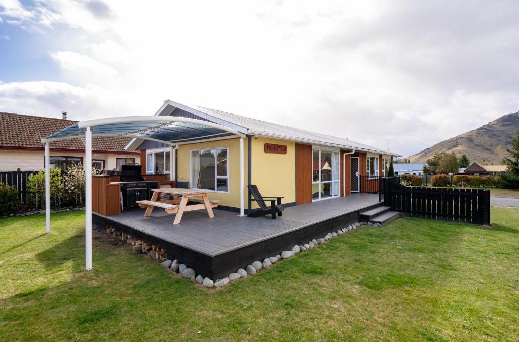 Omarama House | Pops Place - Omarama Holiday Home