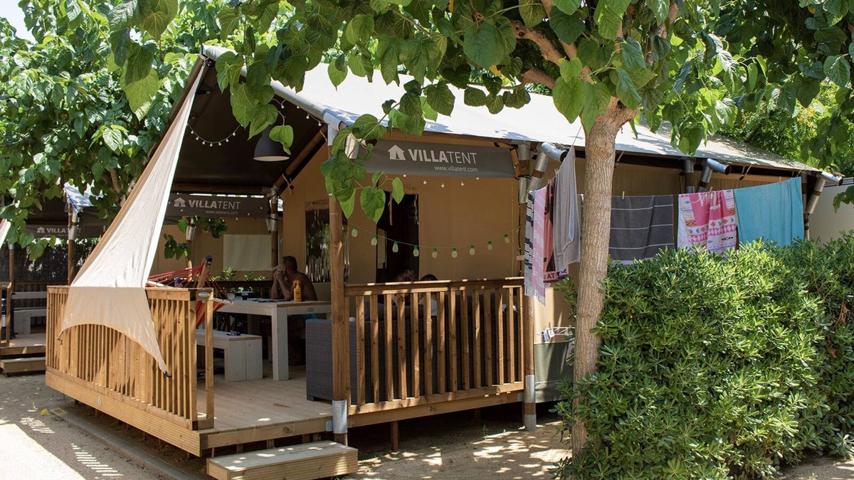 Blanes RV Rental | Popular family campsite on the Costa Brava, 300 meters from the sea