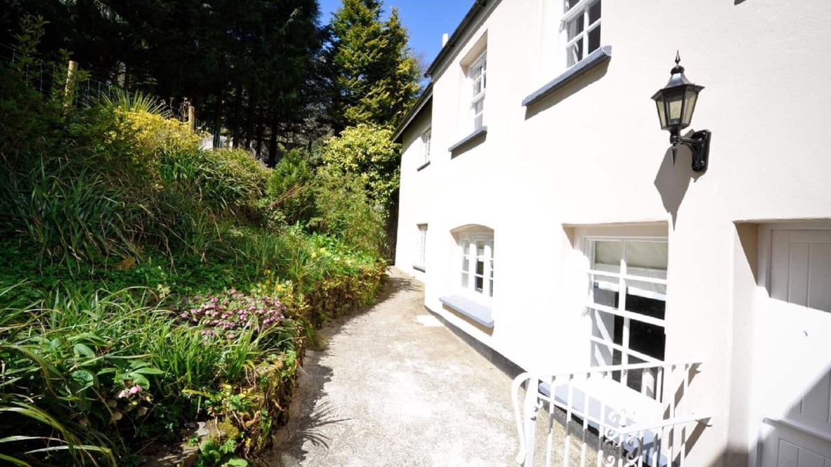 Tawstock Cottage | Popular family friendly cottages, heated indoor pool, 'Corner Cottage' sleeps 4