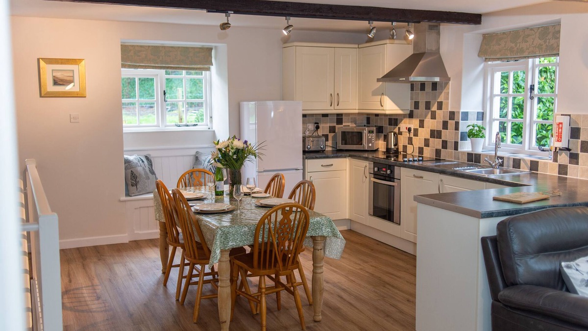 Tawstock Cottage | Popular family friendly cottages, heated indoor pool - 'Number Eight' sleeps 4