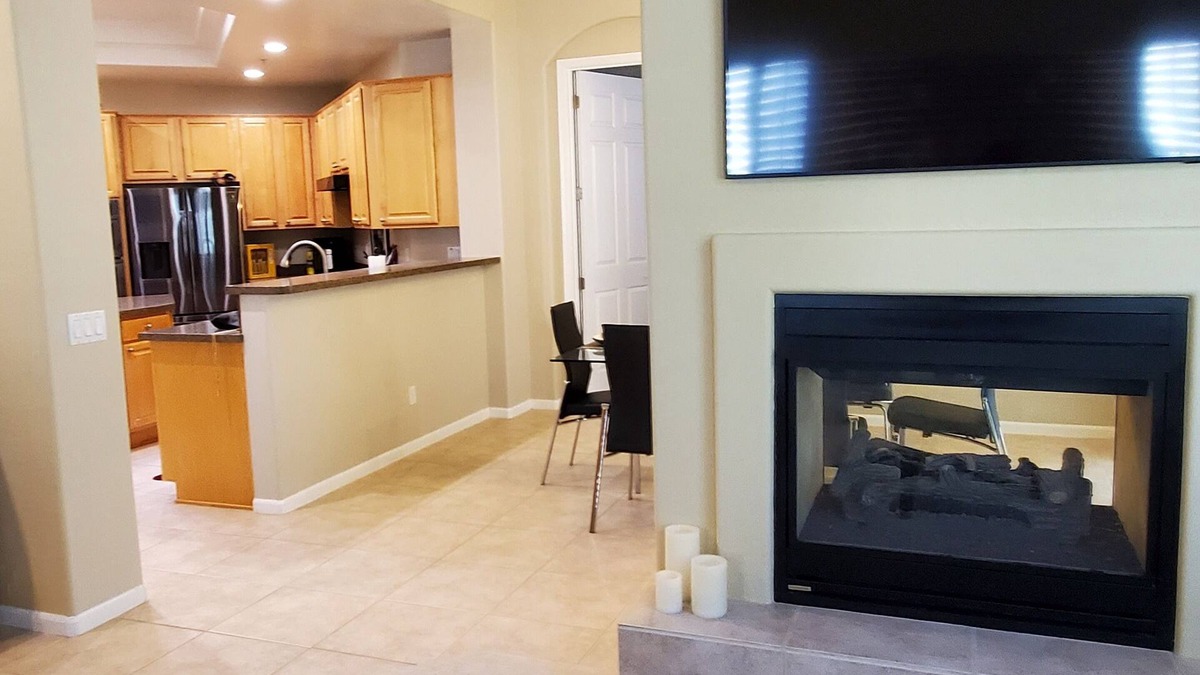 Talon Retreat House | POPULAR N. SCOTTSDALE COMM. GUARD-GATED, PET FRIENDLY, FURNISHED TOWNHOME ! n