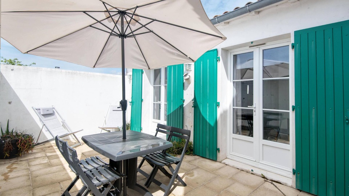 La Couarde-sur-Mer Apartment | Porcelaine House .