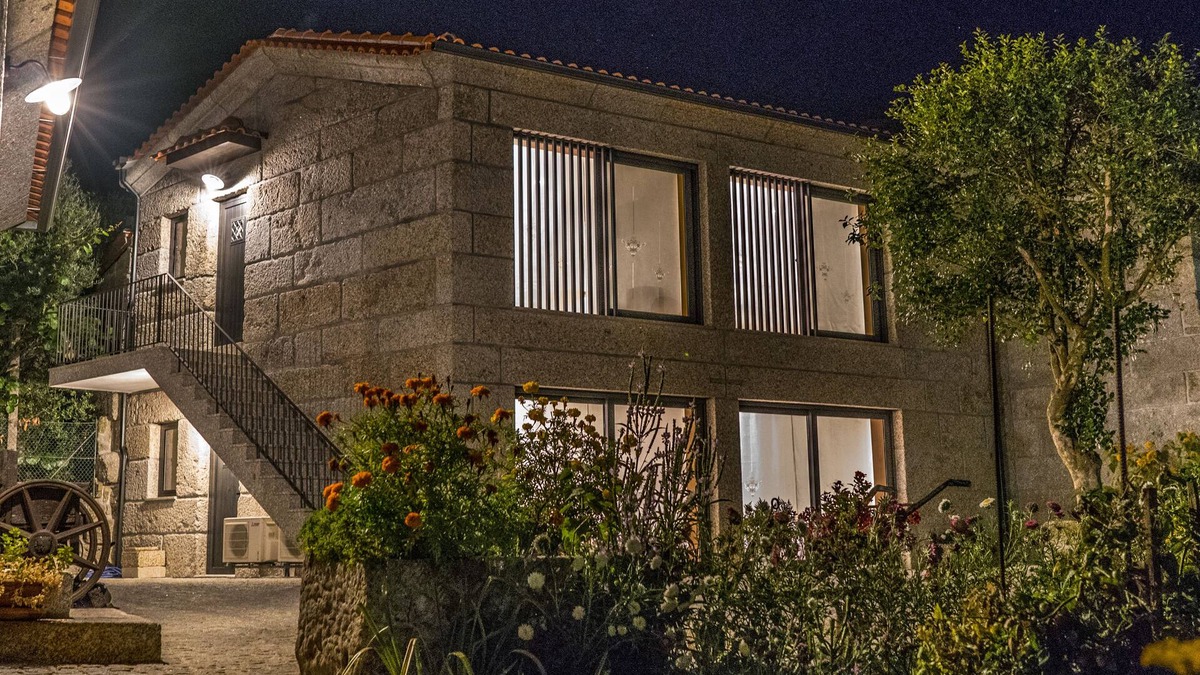 Fafe Cottage | Porch House
